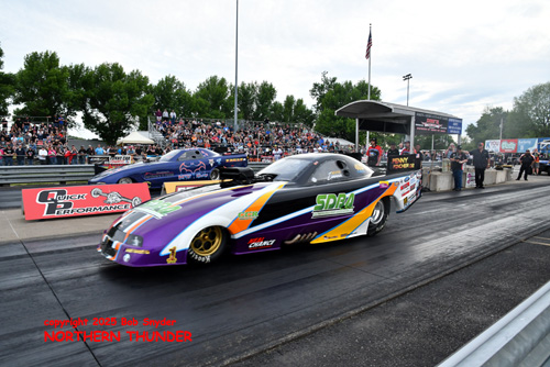Keith Zimmerer - 'Penny Pincher 2.0' 
(near lane) vs Kris Battey - 'Battmobile' (far lane)